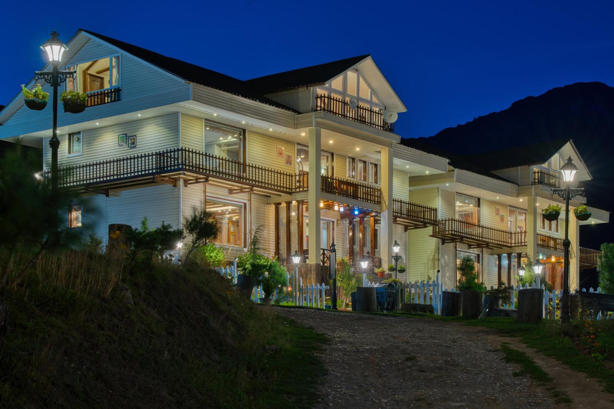 Golden Meadows Hotels & Resorts Sonamarg Exterior photo