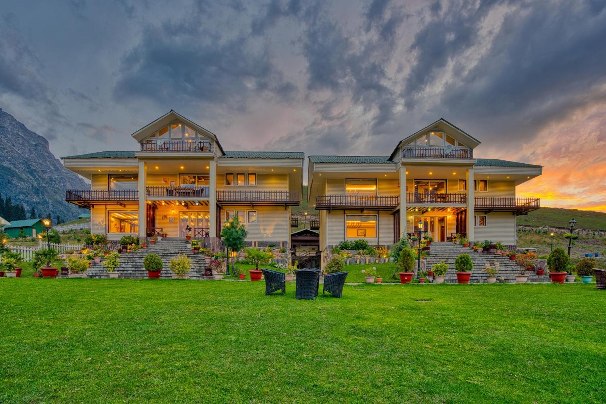 Golden Meadows Hotels & Resorts Sonamarg Exterior photo