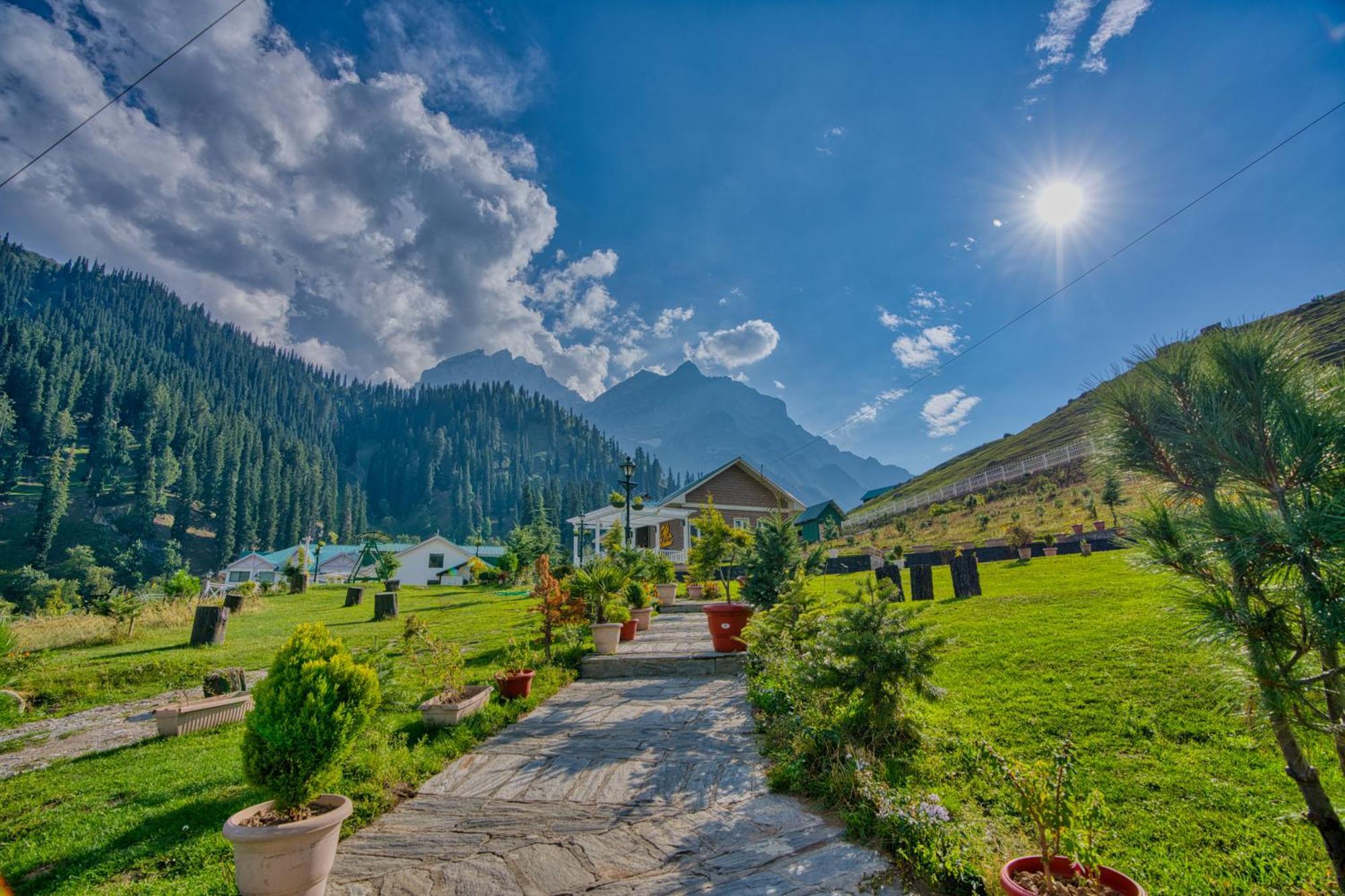Golden Meadows Hotels & Resorts Sonamarg Exterior photo